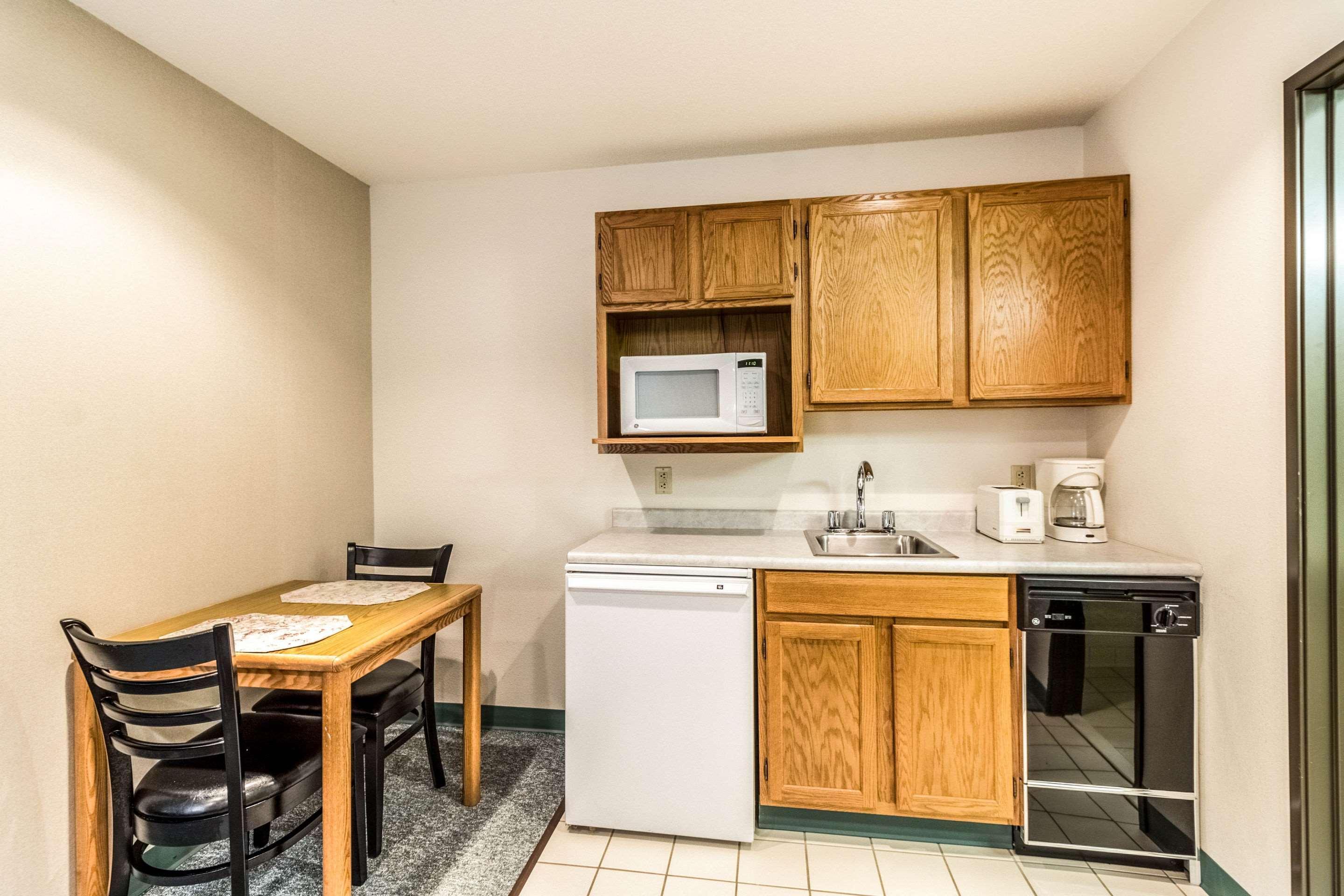 Econo Lodge - Valley City מראה חיצוני תמונה